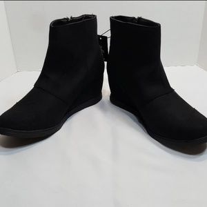 Womens Faux Suede Black Boots Booties - Size US 9
